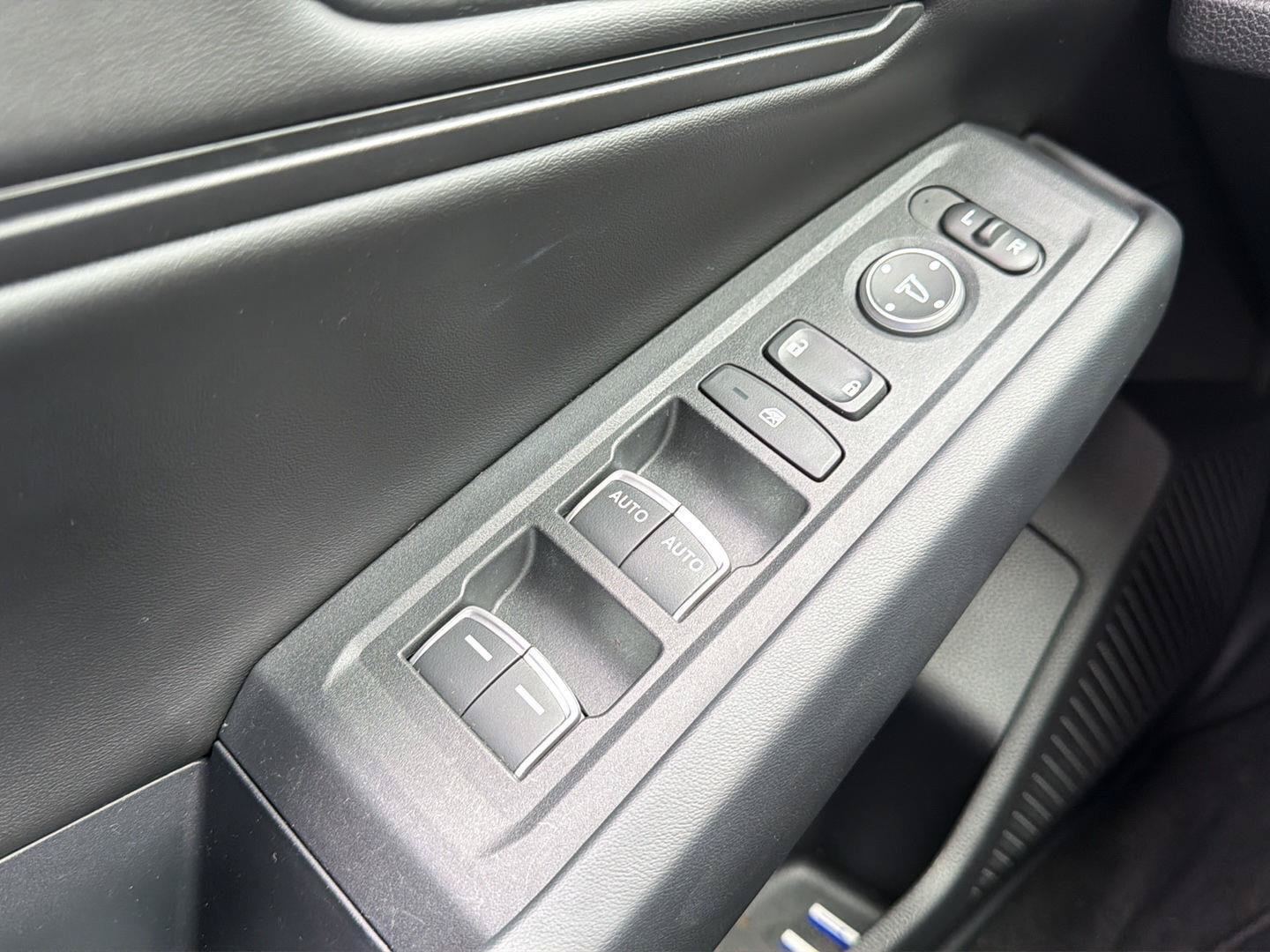 Used 2023 Honda Accord EX image 16