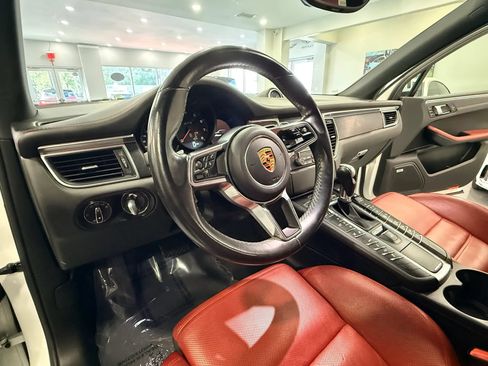 Used 2018 Porsche Macan GTS AWD/4WD image 11
