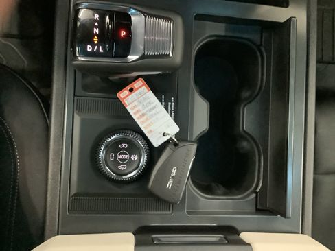 New 2026 GMC Hummer EV SUV image 25