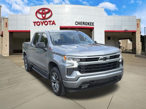 Used 2025 Chevrolet Silverado 1500 RST AWD/4WD image 3