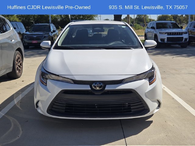 Used 2025 Toyota Corolla LE FWD image 2