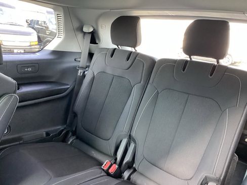 Used 2022 Jeep Grand Cherokee L Laredo w/ Luxury Tech Group I image 14