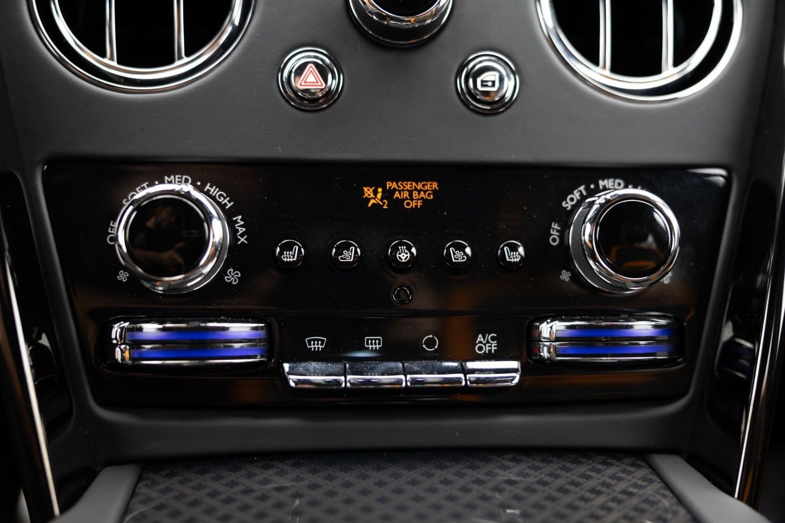 New 2027 Rolls-Royce Cullinan Black Badge AWD/4WD image 45