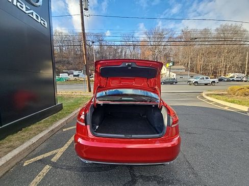 Used 2022 Volkswagen Passat 2.0T image 15