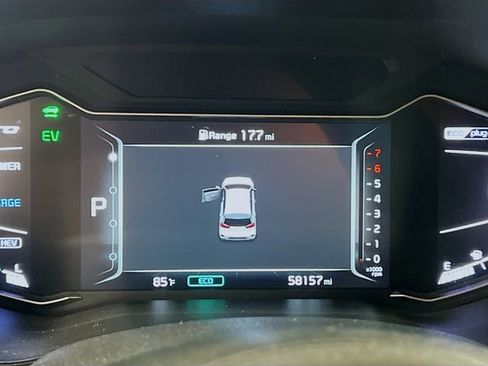 Certified 2022 Kia Niro EX image 12