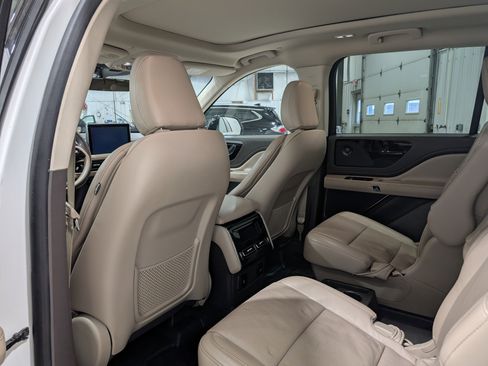 Used 2021 Lincoln Aviator Reserve w/ Elements Package Plus image 16