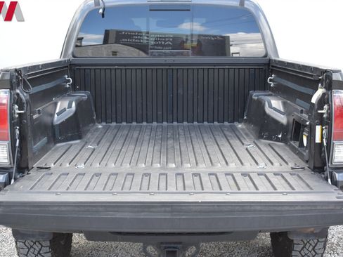 Used 2020 Toyota Tacoma TRD Off-Road w/ TRD Premium Off Road Package AWD/4WD image 30
