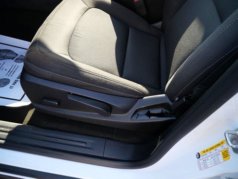 Used 2018 Chevrolet Colorado LT w/ LT Convenience Package AWD/4WD image 15