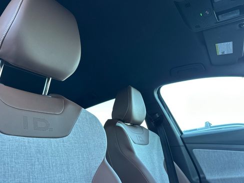 Used 2023 Volkswagen ID.4 Pro image 18