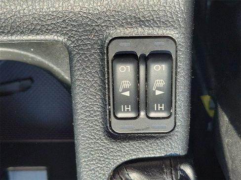 Used 2017 Subaru Crosstrek 2.0i Limited image 32