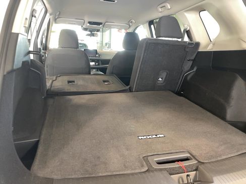 Certified 2023 Nissan Rogue SV image 21