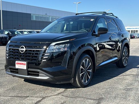 New 2026 Nissan Pathfinder Platinum AWD/4WD image 2
