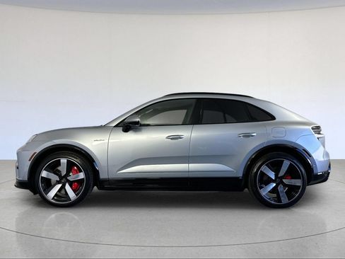 New 2026 Porsche Macan Turbo Electric AWD/4WD image 2