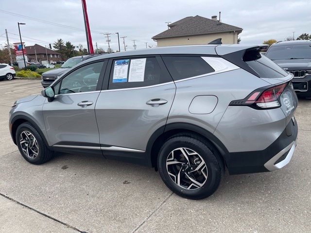 Used 2024 Kia Sportage LX AWD/4WD image 4