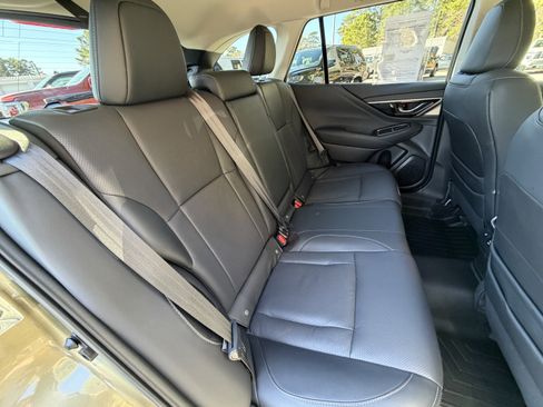 Used 2025 Subaru Outback Limited image 20