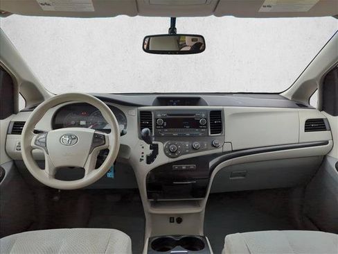 Used 2011 Toyota Sienna LE w/ Towing Pkg FWD image 20