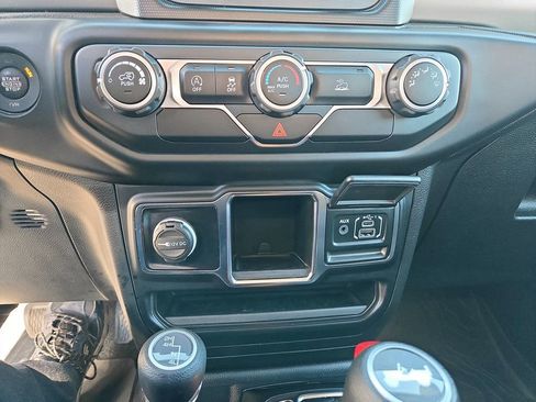 Used 2021 Jeep Wrangler Sport image 24