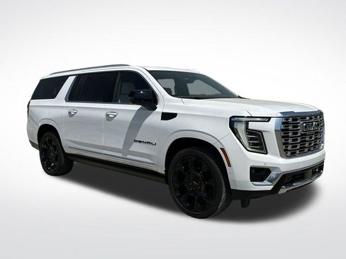 New 2026 GMC Yukon XL Denali w/ Denali Reserve Package AWD/4WD image 9