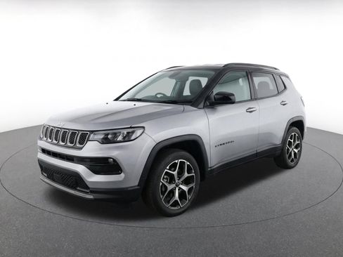 Used 2025 Jeep Compass Limited AWD/4WD image 3
