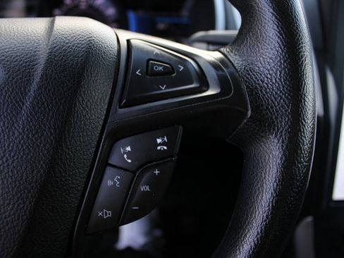 Used 2021 Ford Edge SE image 16