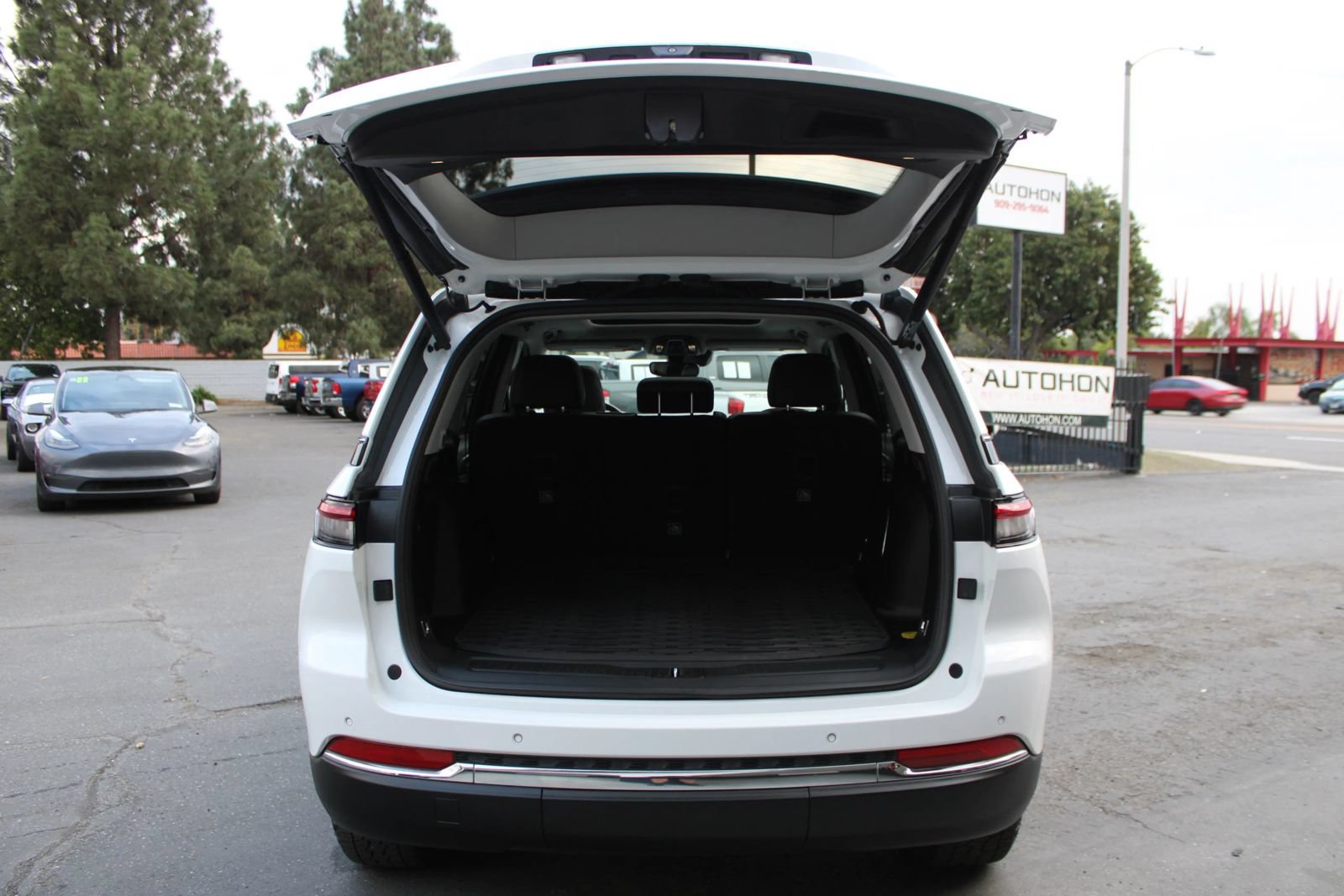 Used 2022 Jeep Grand Cherokee Limited 4xe AWD/4WD image 32
