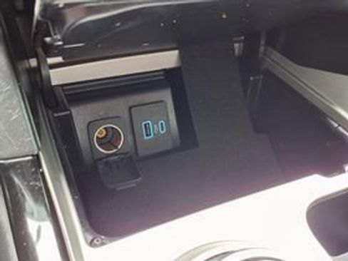 Used 2022 Ford Explorer ST AWD/4WD image 9