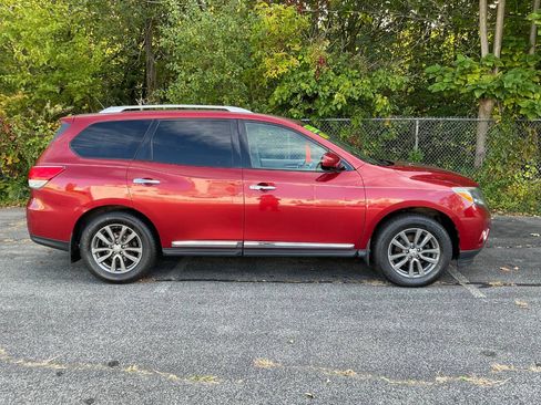 Used 2015 Nissan Pathfinder SL w/ SL Premium Package AWD/4WD image 10