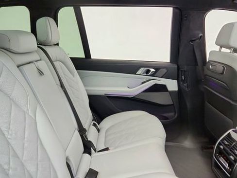 Used 2026 BMW X7 xDrive40i image 25