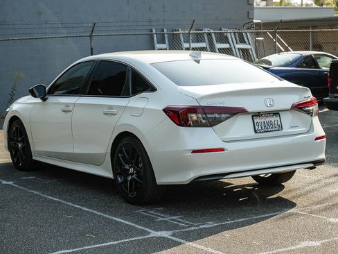 Used 2025 Honda Civic Sport image 4