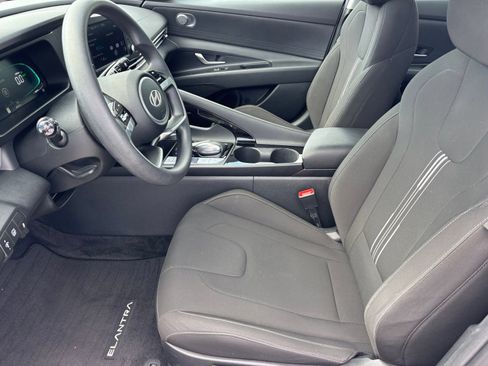 Certified 2025 Hyundai Elantra Hybrid FWD image 14