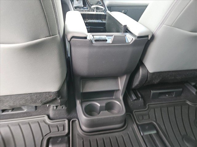 Used 2022 Toyota Sienna Limited FWD image 18