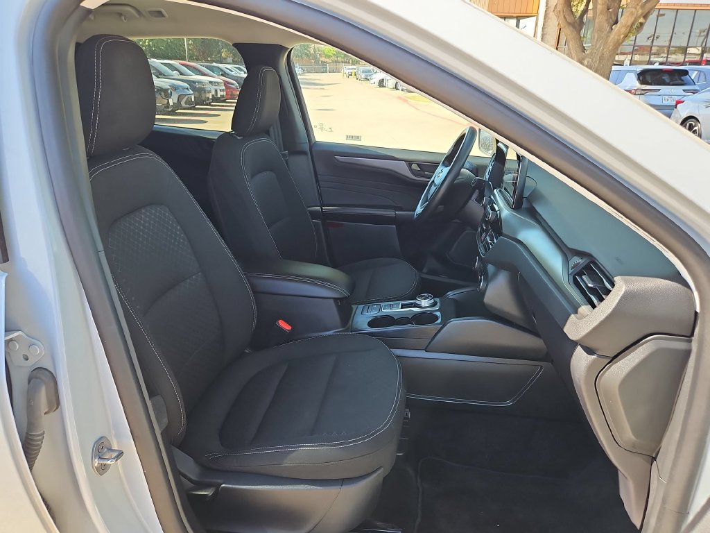 Used 2025 Ford Escape Active AWD/4WD image 27