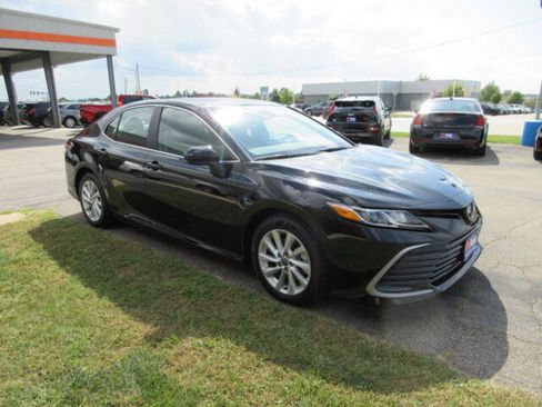 Used 2024 Toyota Camry LE image 8