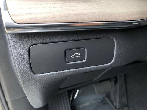 Used 2026 Volvo XC90 B6 Plus w/ Protection Package Premier AWD/4WD image 6