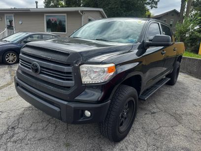 Used 2015 Toyota Tundra SR5 w/ SR5 Upgrade Package