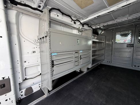 Used 2020 Ford Transit 150 Low Roof RWD image 28