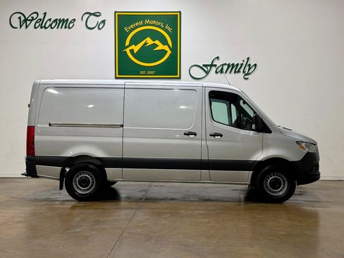 Used 2021 Mercedes-Benz Sprinter 2500 image 8