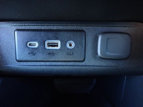 Used 2023 Buick Encore GX Essence w/ Experience Buick Package FWD image 20