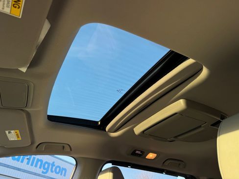 Certified 2024 Honda Odyssey Touring image 24