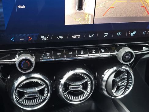 New 2025 Chevrolet Blazer EV LT image 21