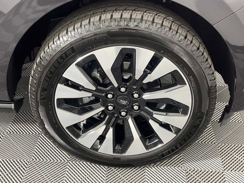 Used 2025 Ford Expedition Max Platinum w/ Driver's Package image 12