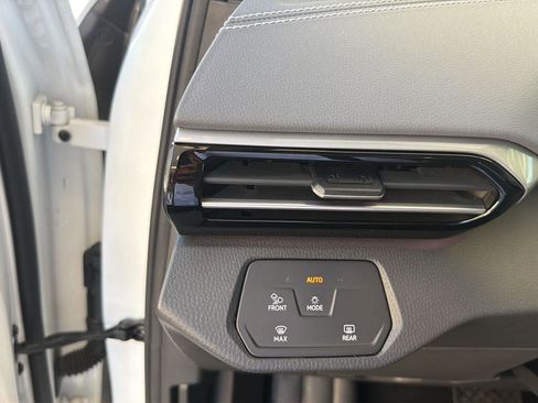 Certified 2023 Volkswagen ID.4 Pro S image 26