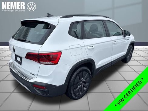 Certified 2022 Volkswagen Taos S image 5