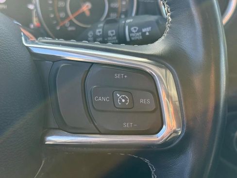 Used 2021 Jeep Wrangler Unlimited Sahara AWD/4WD image 8