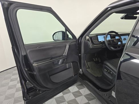 Used 2023 Rivian R1S Adventure image 16