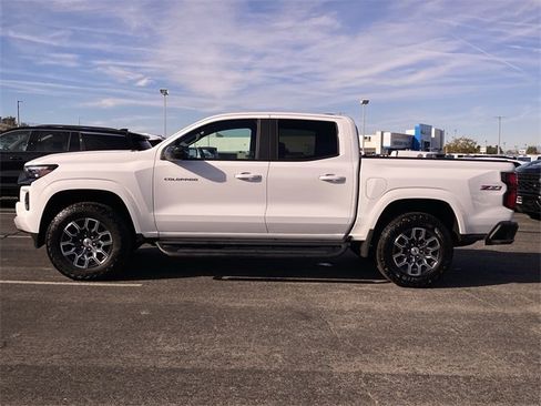 Used 2025 Chevrolet Colorado Z71 w/ Z71 Convenience Package 2 image 8