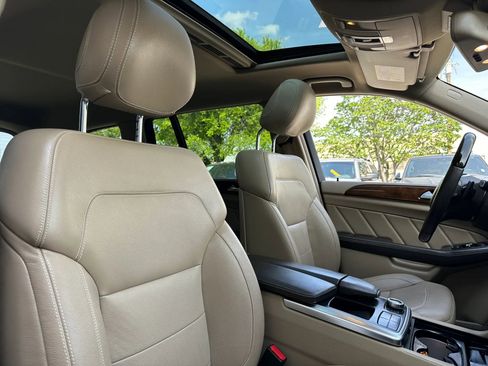 Used 2016 Mercedes-Benz GL 320 BlueTEC 4MATIC image 31