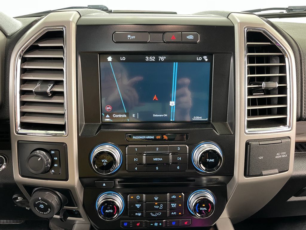 Used 2016 Ford F150 Lariat w/ Equipment Group 502A Luxury AWD/4WD image 32