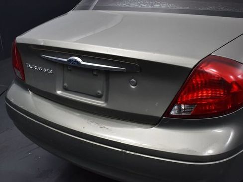 Used 2002 Ford Taurus SES FWD image 17