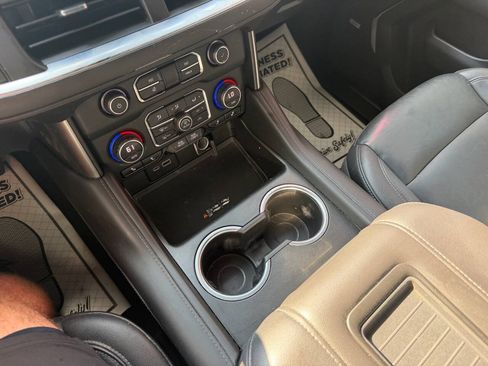 Used 2021 Chevrolet Suburban Z71 AWD/4WD image 19